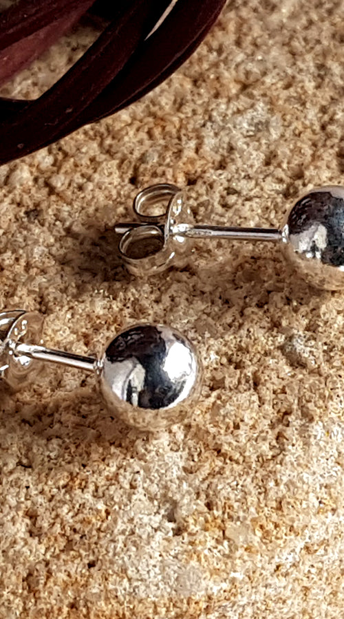 Load image into Gallery viewer, Quality Sterling Silver 6 mm Ball Stud Earrings
